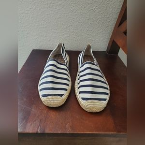 NWOB Vionic Womens Comfort Shoes Blue/White Striped Size:  7.5 M